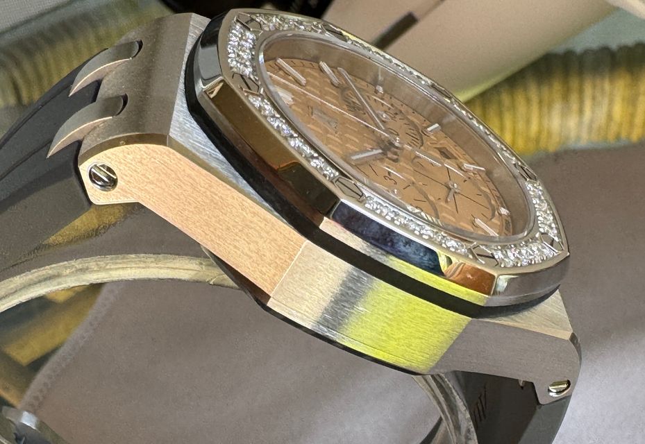 Audemars Piguet Royal Oak Offshore - Salmon Dial